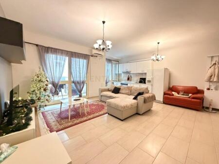 Shitet Apartament 1+1 Prane Portit Lagjia nr. 3, Durres