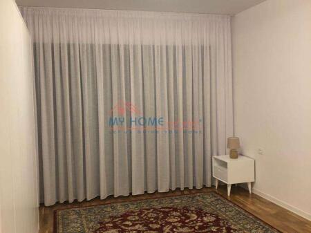 Apartament 3+1+2 me qira ne Bllok Tirane