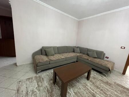 Jepet me qera 2+1, komuna parisit