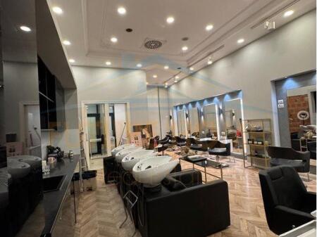 Ambient biznesi, ne shitje Rruga e Kosovarëve, Tiranë.