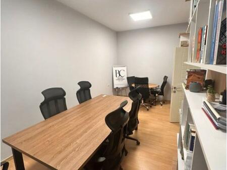 UFFICIO IN AFFITTO 1+1 VICINO AI PALAZZI AGIMI