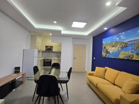 Jepet me qeta apartament 2+1 te Rruga e Elbadanit