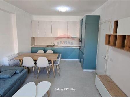 Shitet apartament 2+1+2 +Post Parkimi tek Oasis Residence.