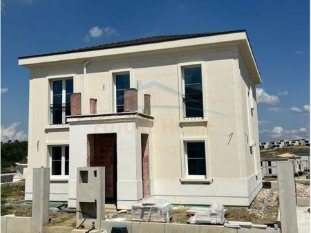 For sale, 3-Storey Villa, Rolling Hill, near Lake Farka