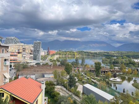 Shes 3+1 liqeni i Tiranes kopshti Zoologjik pamje ballore