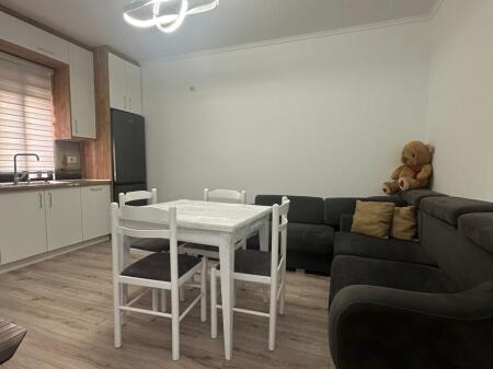 Apartament 2+1 me qera , kryqezimi 21-Dhjetori