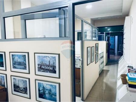 Office for rent, former exhibition