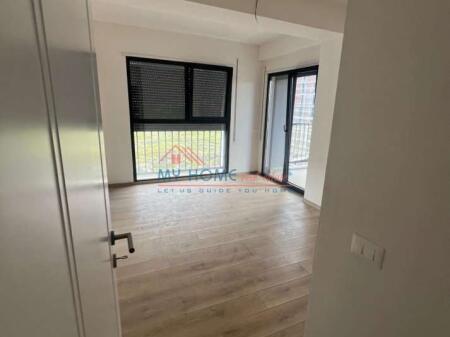 Zyre me qera tek Bulevardi i Ri