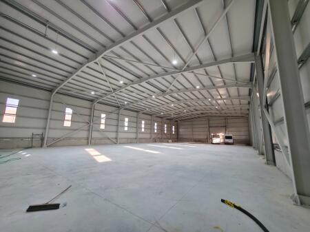 KAPANON ME QIRA 1200 m²  📍 Vendndodhja: Pranë MEGATEK    