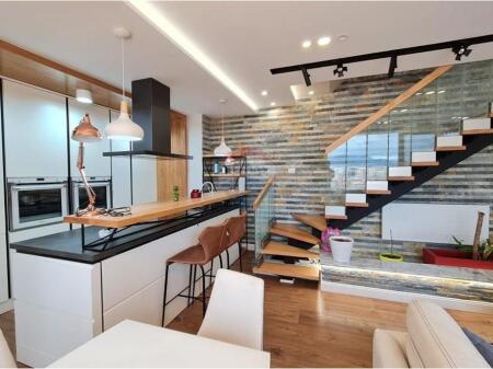 duplex in vendita di fronte al Kristal Center