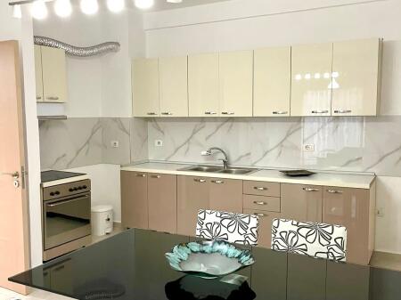 Jepet me qira 3+1+2 tualete tek Kompleksi Demneri ,Yzberisht,🏷️50.000Leke