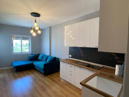 Shitet Apartament 1+1 lagja 13 durres me pamje deti