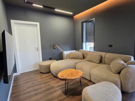 Super penthouse per shitje prane Ish Tregut Elektrik