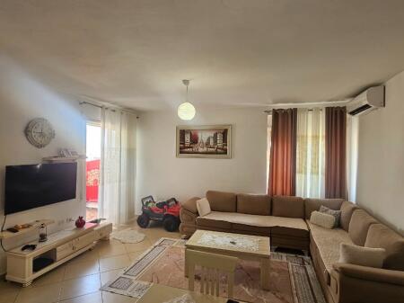 Jepet me qera  Apartament 1+1 lagja 13 ne plazh