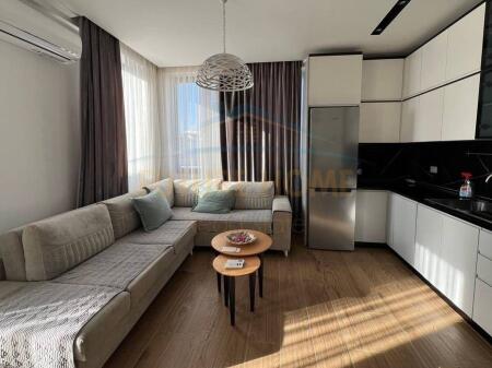 Qera, Apartament 1+1+POST PARKIMI, Rruga e Barrikadave, Tiranë