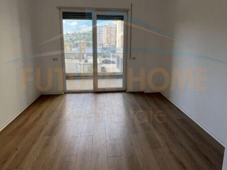 Shitet, Apartament 2+1, Unaza e Re.