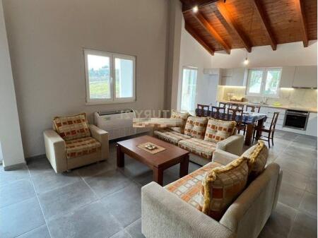 Apartament 3+1+2+ 2 Poste Parkimi Me Qira prane Liqenit i Farkës