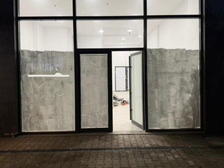 Qera, Ambient Biznesi, Unaza e Re, Tiranë