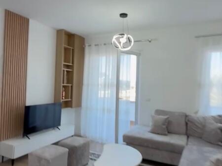 Jepet me qira 2+1+1 XHAMIA SELITE 550 mije leke