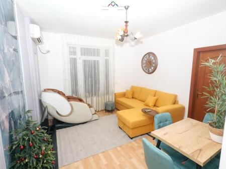 Appartamento In Affitto 2+1 Vicino al Giardino Botanico (ID B2201676) Tirana