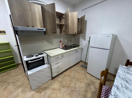 MONOLOCALE IN AFFITTO A ASTIR,