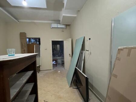 GOLEM GARSONIER NE KAT TE PARE, HYRJE E VECUAR, BALLKON