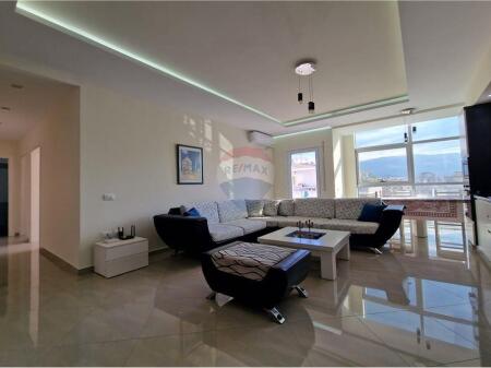 Apartament 2+1 me qera tek Kisha Ortodokse,Vlore