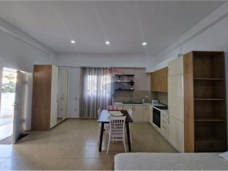 Garsoniere me qera ne Lungo Mare me parkim