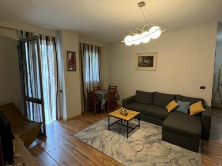 Affittasi appartamento 2+1 vicino a Myslym Shyri da Islam Alla