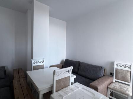 SHTËPI ME QERA 1+1 – LAPRAKË, RR. “LLAZAR SHAPATINI”