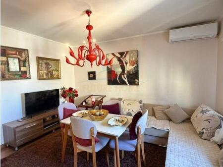 Shitet, Apartament 1+1, Ambasada Amerikane, Rruga e Elbasanit, Tiranë