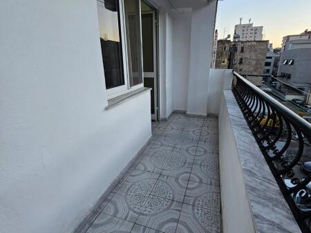 Apartament 2+1 për Qira – Zona e Spitalit