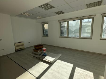 🏢 Office Space for Rent – Ambasador 3