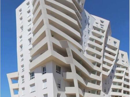 WE ARE SELLING A 2+1+2 APARTMENT IN THE HEART OF TIRANA!!