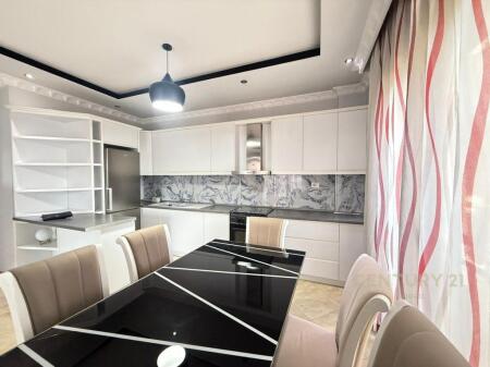 Jepet me qira apartament 2+1 +2 dhe post parkimi ne zonen e Unazes