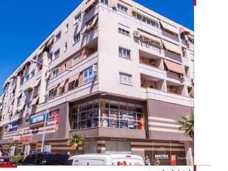 2+1+2 Ne Shitje, Pallati i Qendres Kristal, Mundesohet Me Kredi