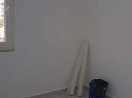 ZYRE ME QERA 74 M2 QENDER 80.000 LEKE