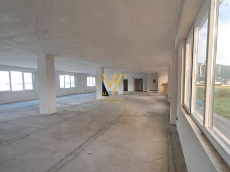 JEPET AMBIENT BIZNESI 1.280 M2 ME QIRA NE VAQARR 13.000 EURO