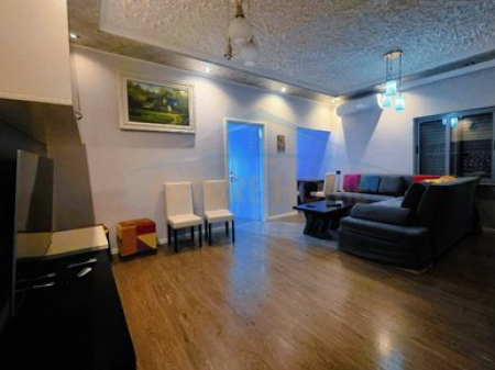 Qera, Apartament 2+1+2+Post Parkimi, Fresku, Tiranë.