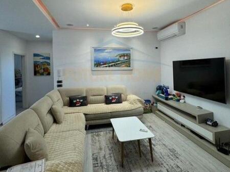 Apartment 2+1+2+ Veranda for sale, Shkozë.