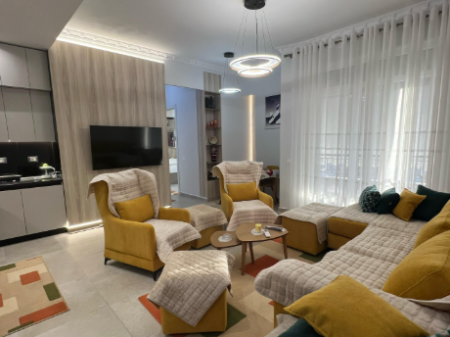 🏡 JEPET ME QIRA APARTAMENT 2+1 – QENDËR, PRANË KAFE FLORA 🌿