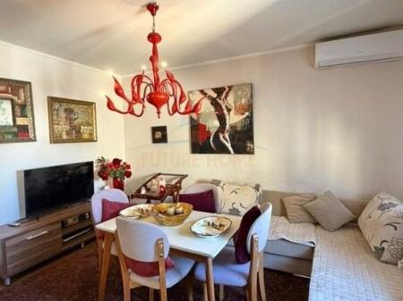 Shitet, Apartament 1+1, Ambasada Amerikane, Rruga e Elbasanit, Tiranë