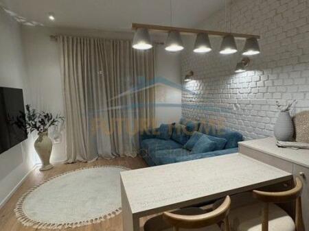 Qira, Apartament 2+1, Myslym Shyr