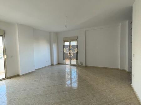 🏡 APARTAMENT ME QERA 2+1+3 BALLKONE VILA E ZOGUT, DURRËS 🏢 I PËRSHTATSHËM PËR BANIM OSE AKTIVITET BIZNESI