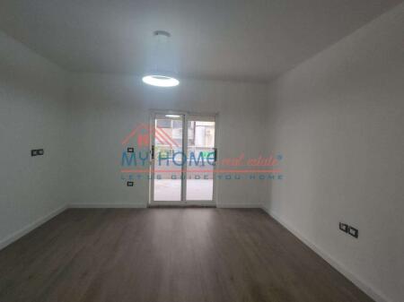 Apartment 1+1 for sale at Komuna e Parisit