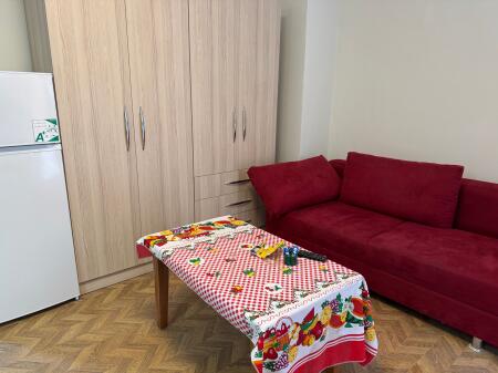 Garsoniere me qira tek Xhamia e Selites!