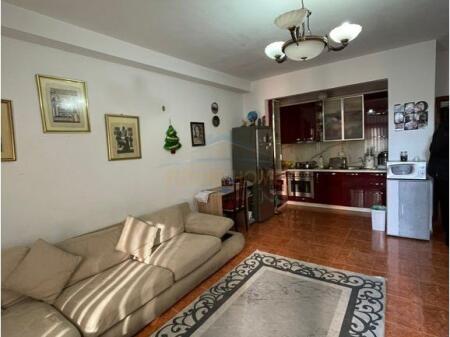 Shitet, Apartament 2+1, Bllok, Tiranë