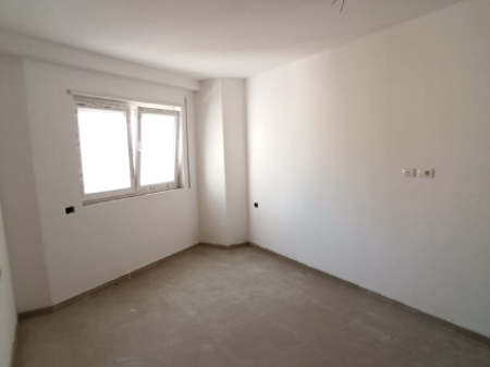 🏢 Zyrë me qira – Donika Center, afër qendrës