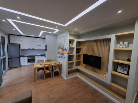 JEPET ME QERA APARTAMENT 1+1+BALLKON "TE ZOGU I ZI" 60000 LEKE