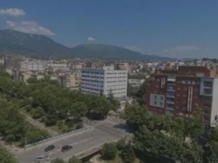 📍 Ambjent Komercial për Shitje – Bulevardi Bajram Curri, afër Shkollës 1 Maji